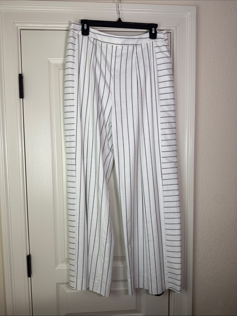 Antonio Melani Women’s White Pinstripe Wide-Leg Pants
